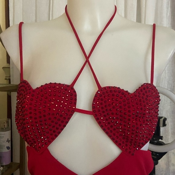 OH POLLY SERENA Embellished Heart Cup Detail Evening Gown Fire Red (US 6 UK 10) - Picture 9 of 13